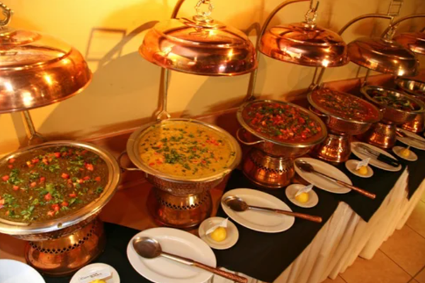 क्या शादी में बिना बुलाए खाना खाने पर हो सकती है जेल?